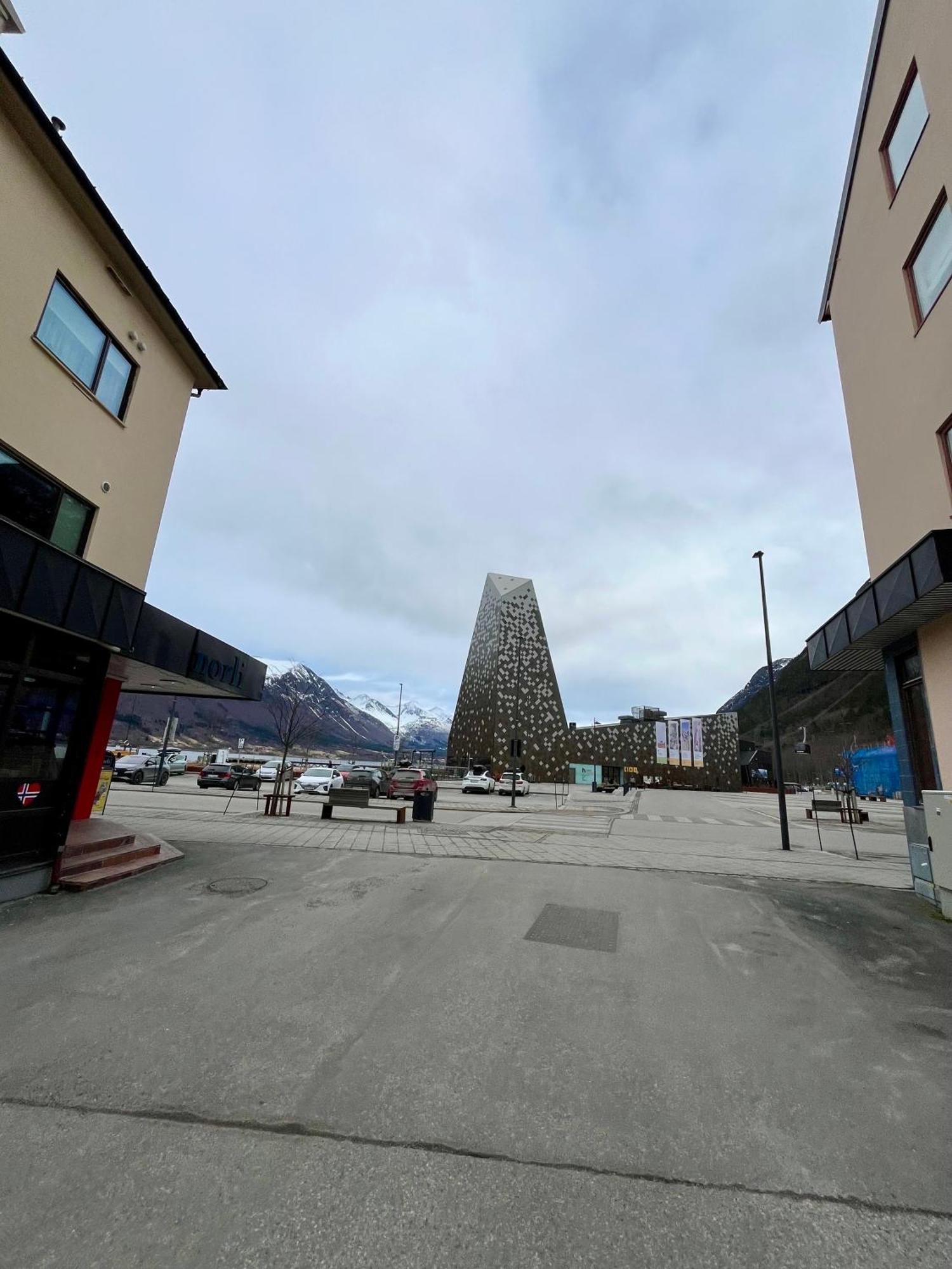 Apartment In The Heart Of Åndalsnes Εξωτερικό φωτογραφία